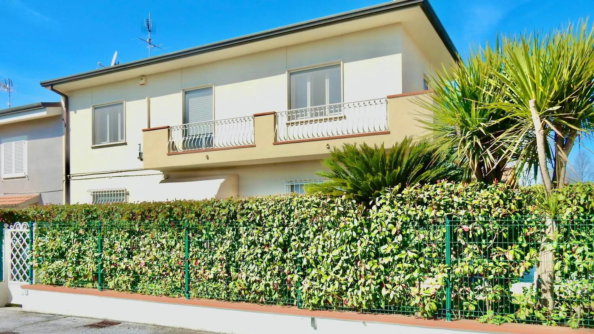 קמאיורה Villa La Palma 0*,